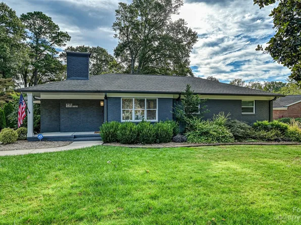 5217 Baker Dr, Charlotte, NC 28210
