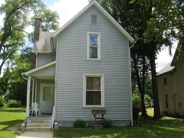 1st image of 829 W Garfield Ave