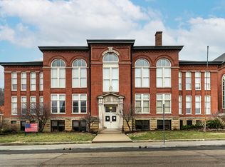 205 Bluff St APT 4F, Dubuque, IA 52001