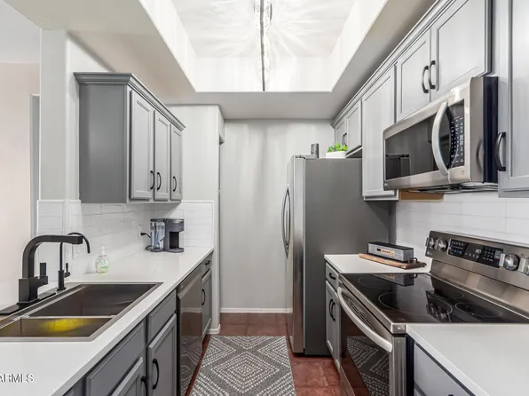 3830 E LAKEWOOD Parkway E #2042, Phoenix, AZ 85048