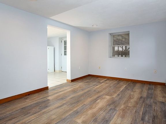 4th image of 218 Garfield Ave #2