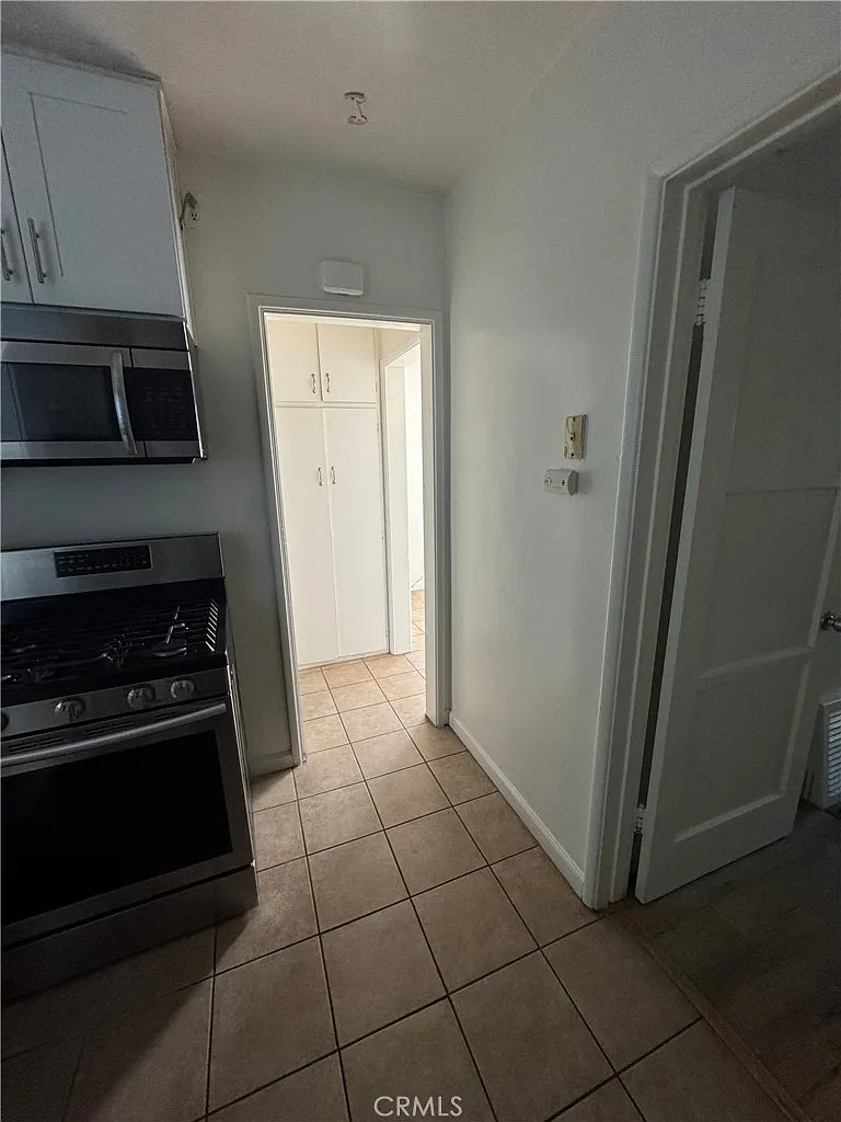 1 bed, 600 sqft, $2,200 — Photo 2