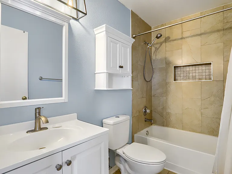 5566 S Quemoy Cir — Photo 3