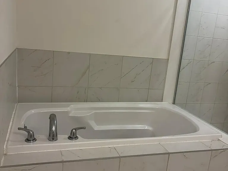585 Colborne St W #205 — Photo 21