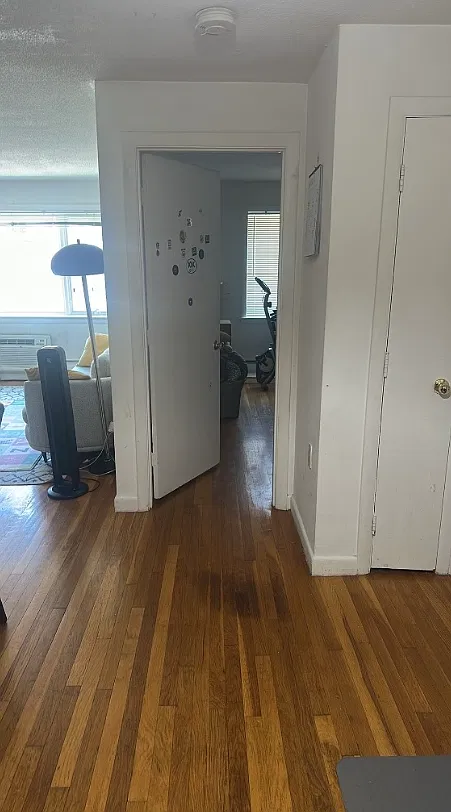 1 bed, 999 sqft, $2,300 — Photo 3