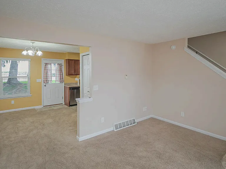 6113 Scotmar Dr — Photo 3
