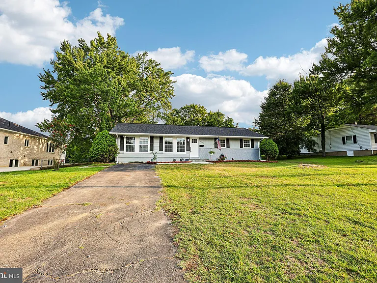 7200 Vellex Ln — Photo 3