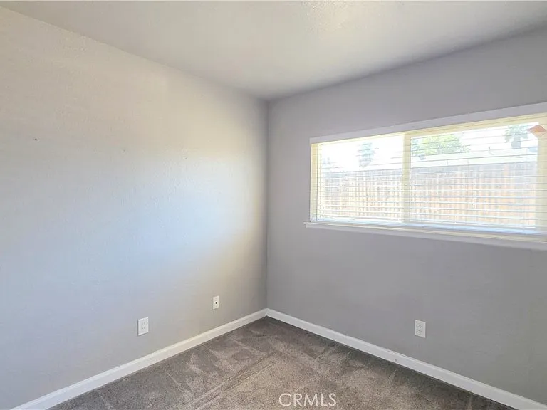 1546 Clock Ave — Photo 14
