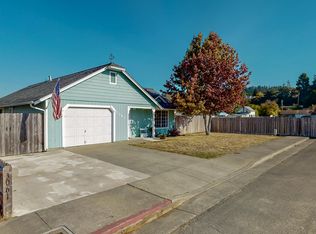 3061 Rebecca Ln, Fortuna, CA 95540