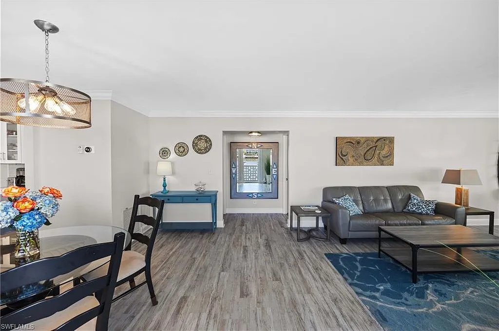 2 bed, 2.0 bath, 1350 sqft, $7,000 — Photo 4