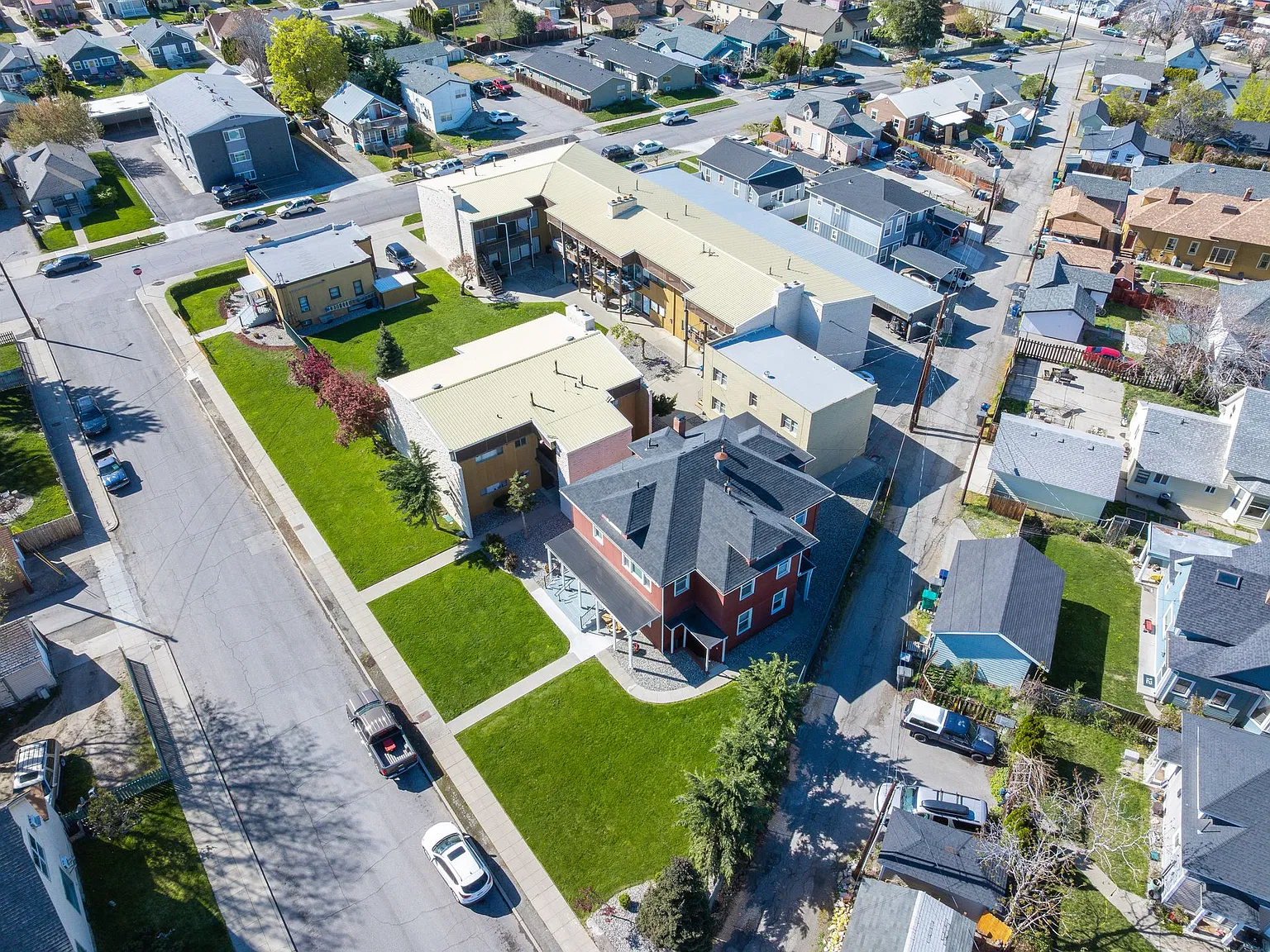 Tamarack Apartments — Photo 2