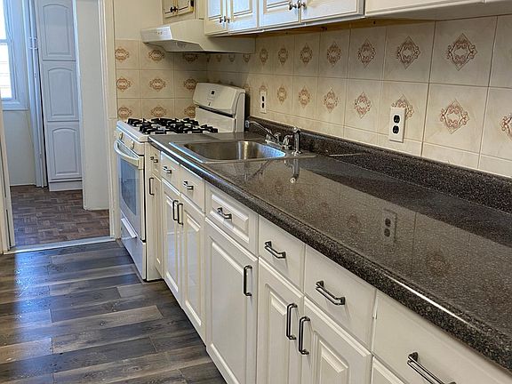 2nd image of 294 Prescott St APT 3