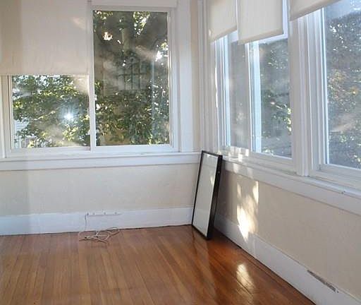 2nd image of 215 Franklin St #1R