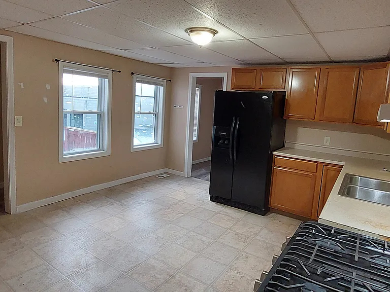 266 Pine St #1 — Photo 2
