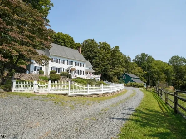 69 Philhower Rd, Tewksbury Twp., NJ 08833