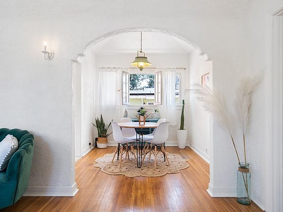 3rd image of 3497 Copley Ave