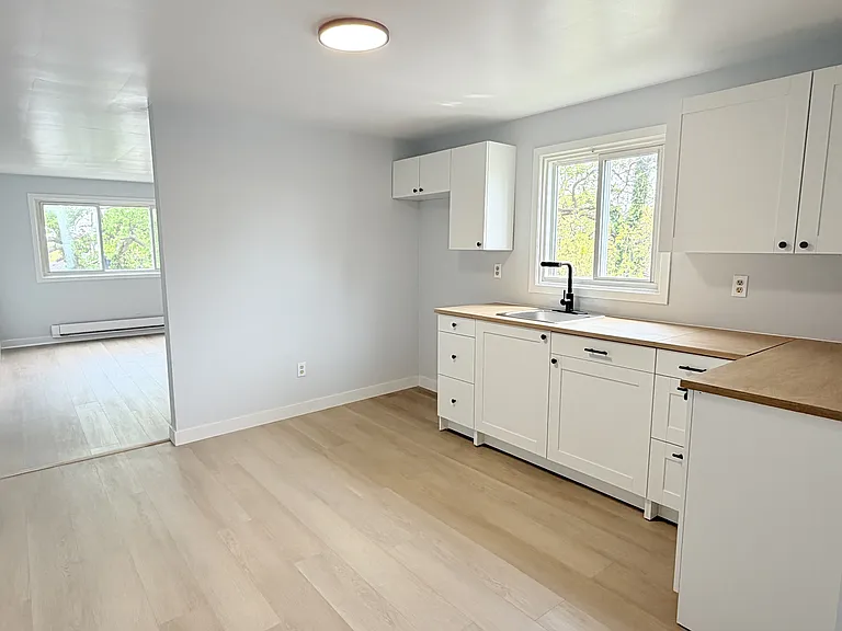 751 Windsor Ave #4 — Photo 1