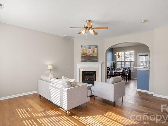 3rd image of 514 Bent Leaf Ct