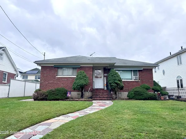 125 Bedford Ave, Staten Island, NY 10306