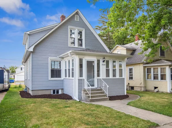 1424 Clark St, Dekalb, IL 60115