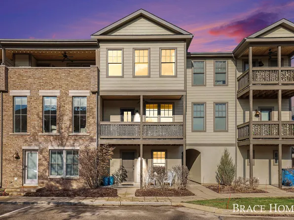 2074 Celadon Dr NE, Grand Rapids, MI 49525