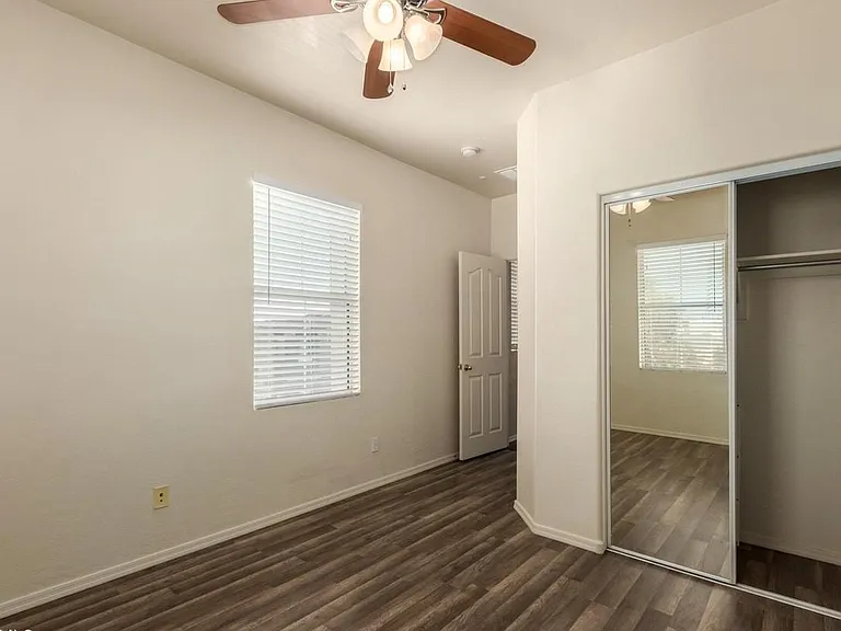 900 W Aspen Way — Photo 5