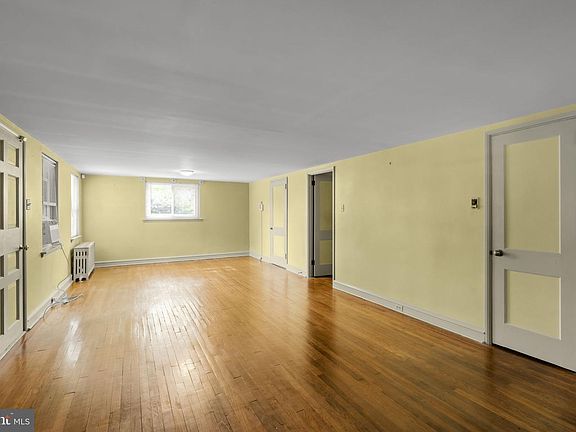 4th image of 1612 Ridgeview Ave