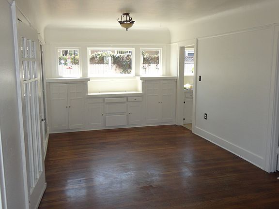 2nd image of 4669 W Point Loma Blvd