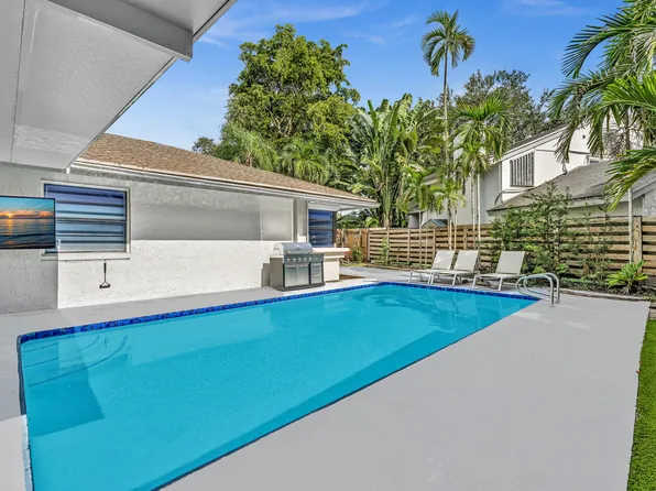 136 GREENS Road, Hollywood, FL 33021