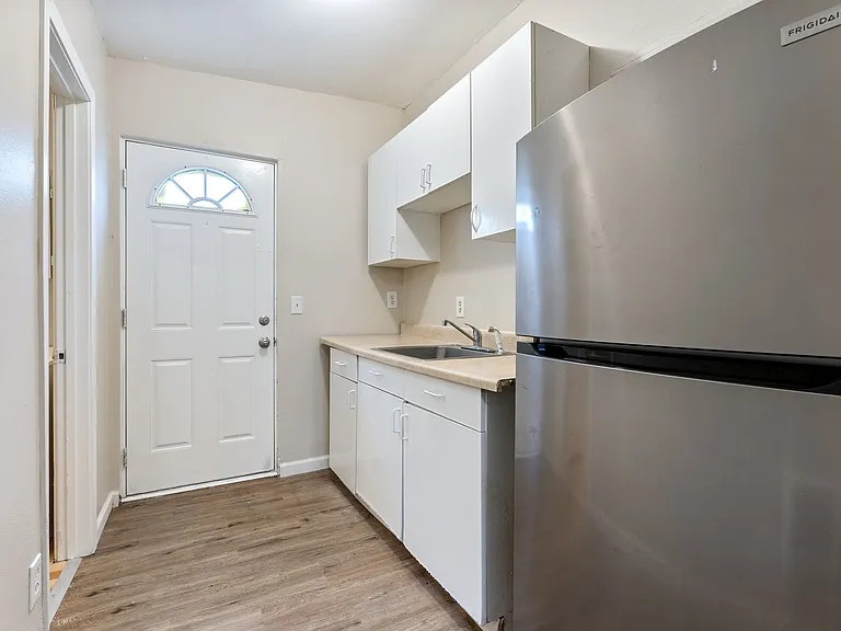Ainsworth St - Rooms for Rent — Photo 30