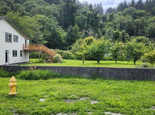 120 Hilton Rd, Orick, CA 95555