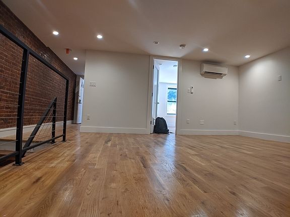 2nd image of 41 Vanderbilt Ave #1A