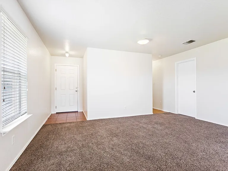 9719 Crescent Moon — Photo 4