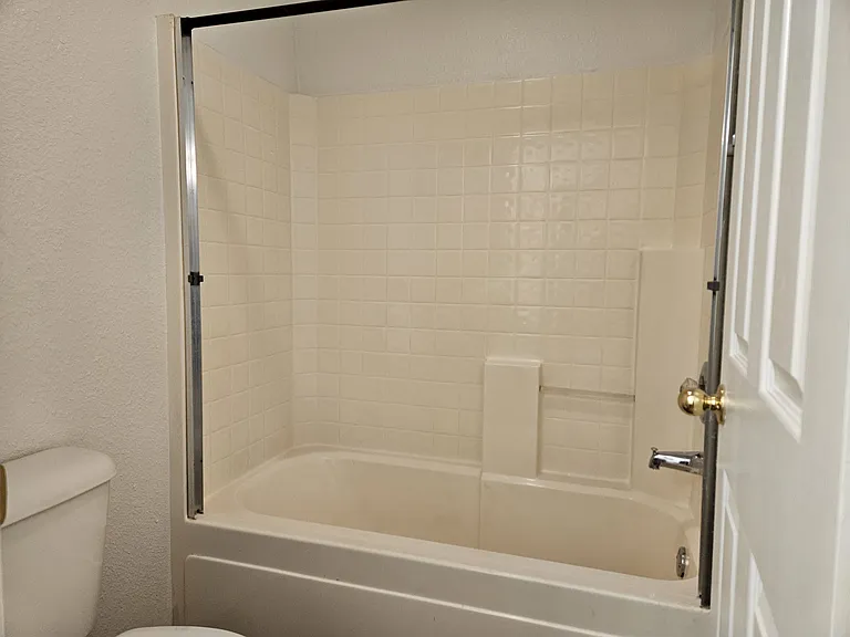 223 Bear Springs Rd #B — Photo 16