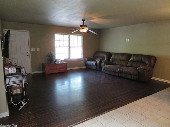 3rd image of 104 Pine Shore Ln