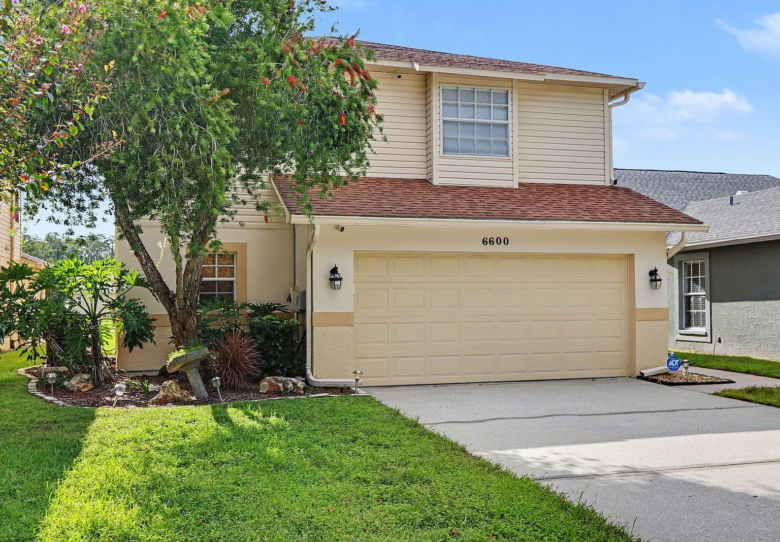 3 bed, 2.5 bath, 2229 sqft, $2,675 — Photo 2