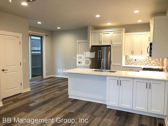 4th image of 5467 SE 80th Ave