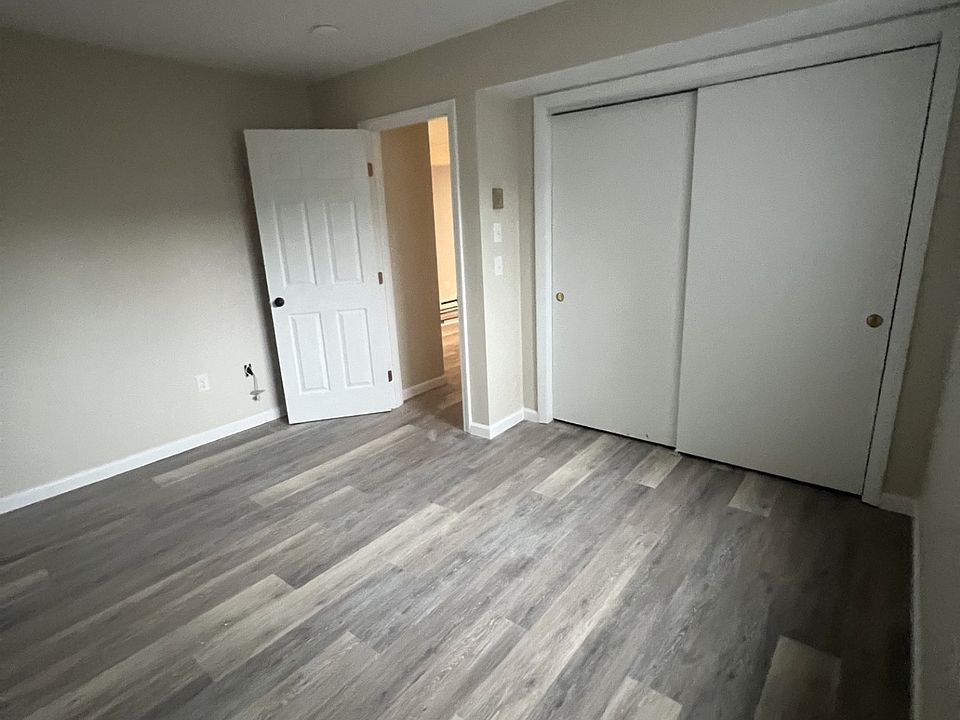 2nd image of 492 East St APT 19