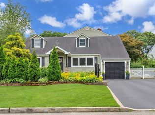 18 Bruce Ln, Kings Park, NY 11754