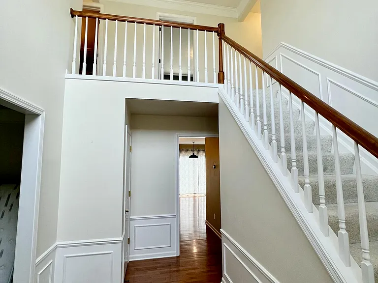 16185 Country Knoll Dr — Photo 2