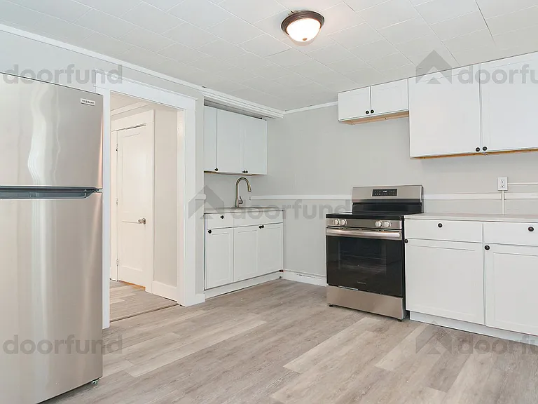 11 Pleasant St #3 — Photo 2
