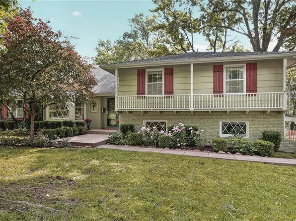 10345 Cherokee Ln, Leawood, KS 66206