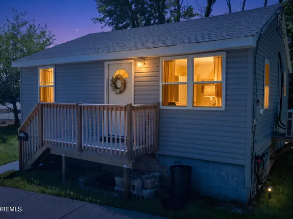 11 Forest Place, Keansburg, NJ 07734