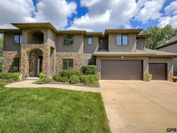 407 S 198th St, Elkhorn, NE 68022