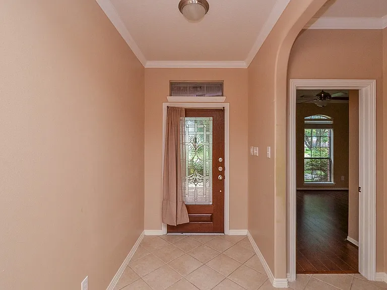 4019 Jade Cove Ln — Photo 4