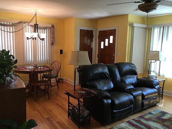 Living room dining room