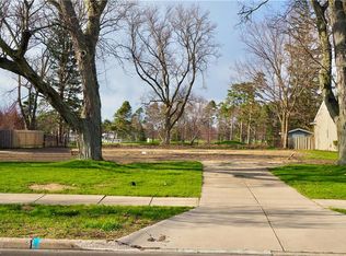 22824 Hilliard Blvd, Rocky River, OH
