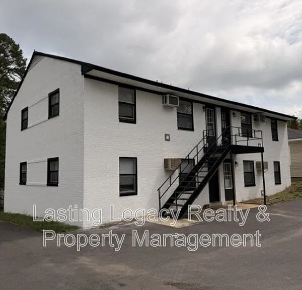 1130 Conley St #A — Photo 3