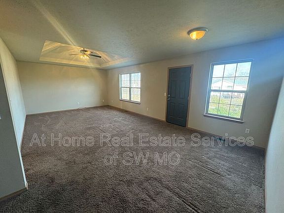2nd image of 1270 N Northwood Ave