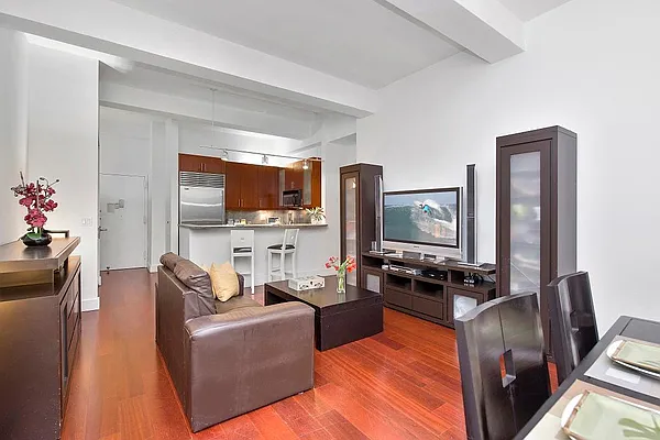 Rented by Compass | media 10